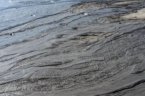 Sand Ripples 4K Wallpaper · minimal · 3840×2560