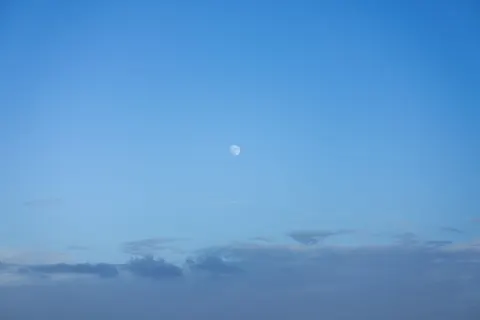 Pastel Sky 4K Wallpaper · minimal · 3840×2560