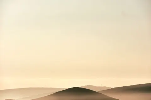 Foggy Minimal 4K Wallpaper · minimal · 3840×2560