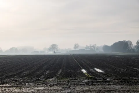 Foggy Minimal 4K Wallpaper · minimal · 3840×2560