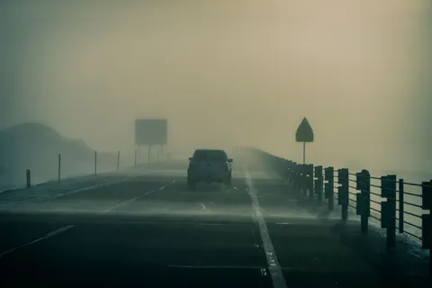 Foggy Minimal 4K Wallpaper · minimal · 3840×2560