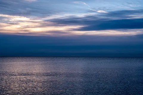 Still Water 4K Wallpaper · minimal · 3840×2560