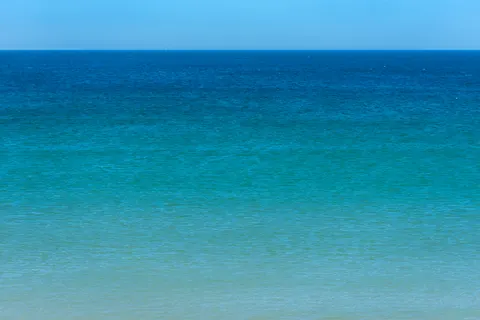 静水 4K壁纸 · minimal · 3840×2563