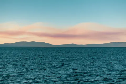 Still Water 4K Wallpaper · minimal · 3840×2568