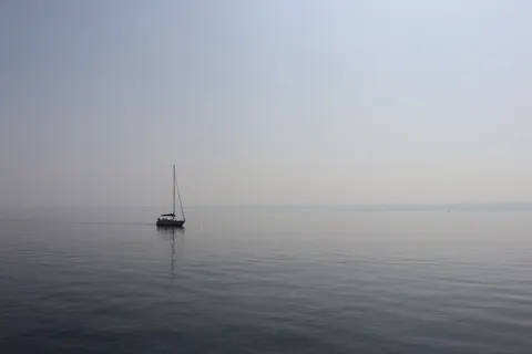 Still Water 4K Wallpaper · minimal · 3840×2560