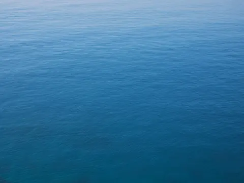 Still Water 4K Wallpaper · minimal · 3840×2880