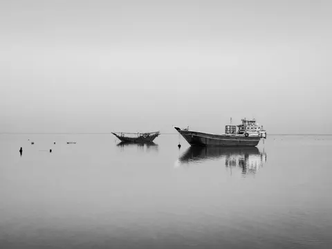 Still Water 4K Wallpaper · minimal · 3840×2880