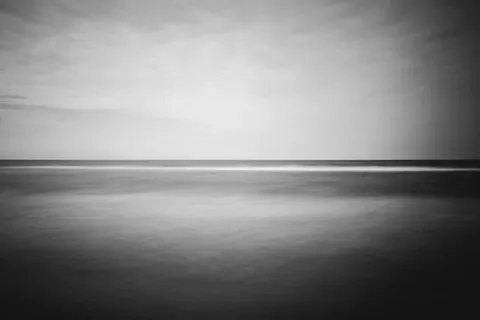 Still Water 4K Wallpaper · minimal · 3840×2563