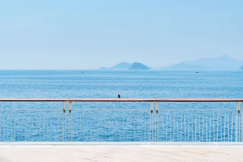 Still Water 4K Wallpaper · minimal · 3840×2561