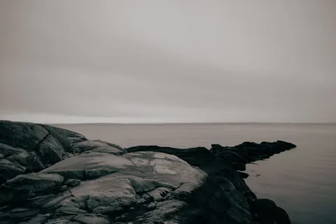 Still Water 4K Wallpaper · minimal · 3840×2561
