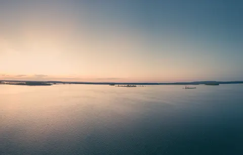 Still Water 4K Wallpaper · minimal · 3840×2453