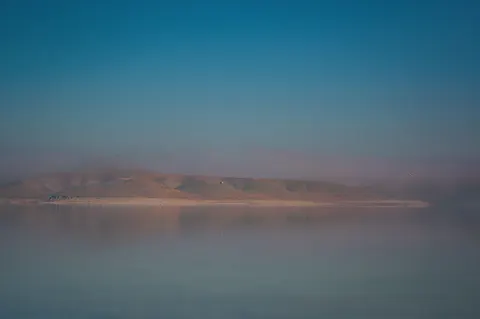 Still Water 4K Wallpaper · minimal · 3840×2555