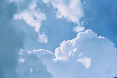 Pastel Clouds 4K Wallpaper · minimal · 3840×2560