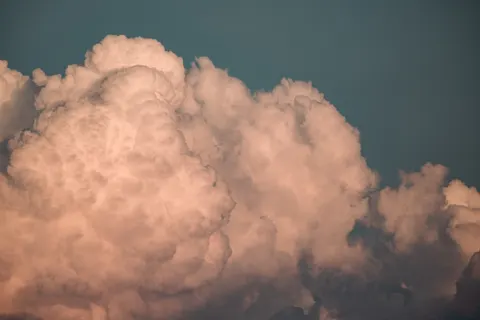 Pastel Clouds 4K Wallpaper · minimal · 3840×2560
