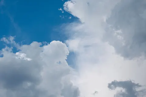 Pastel Clouds 4K Wallpaper · minimal · 3840×2560