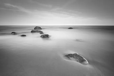 Zen Stones 4K Wallpaper · minimal · 3840×2560