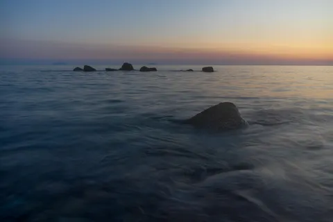 Zen Stones 4K Wallpaper · minimal · 3840×2560