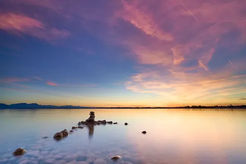 Zen Stones 4K Wallpaper · minimal · 3840×2560