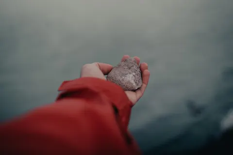 Zen Stones 4K Wallpaper · minimal · 3840×2560