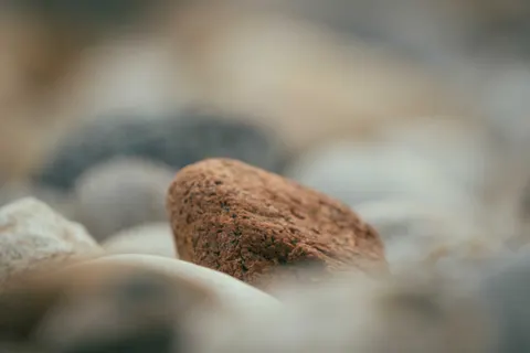 Zen Stones 4K Wallpaper · minimal · 3840×2560