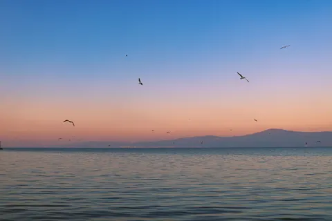Gradient Horizon 4K Wallpaper · minimal · 3840×2560