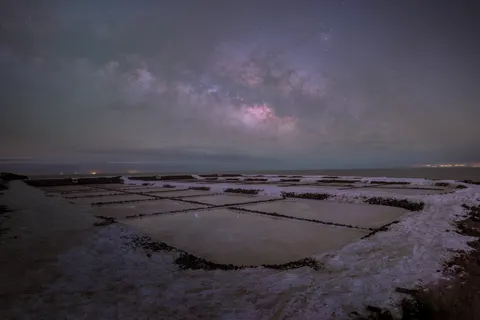 Fond d'écran Voie lactée au-dessus de la mer 4K · space · 3840×2560