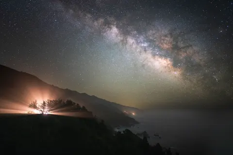 海上银河 4K壁纸 · space · 3840×2555