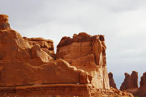 خلفية وادٍ سحيق بدقة 4K · nature · 3840×2560