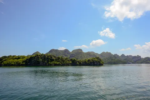 Tropical Island 4K Wallpaper · tropical · 3840×2563