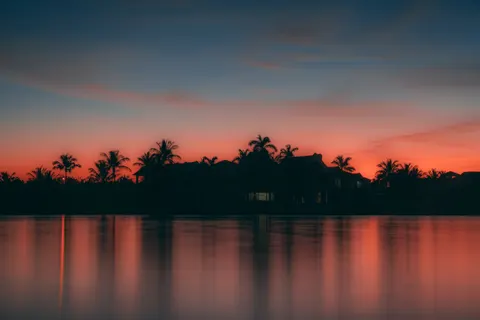 Tropical Sunset 4K Wallpaper · tropical · 3840×2560