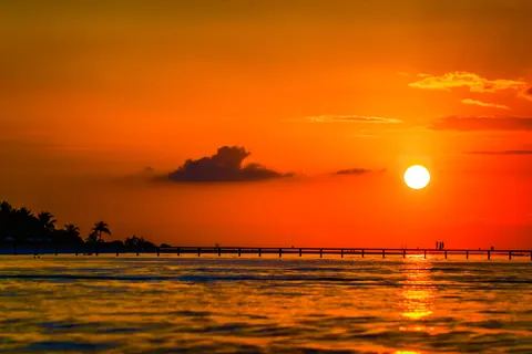 Tropical Sunset 4K Wallpaper · tropical · 3840×2563