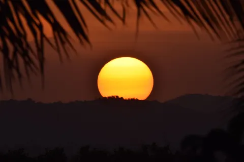 Tropical Sunset 4K Wallpaper · tropical · 3840×2560