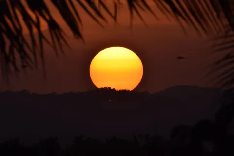 Tropical Sunset 4K Wallpaper · tropical · 3840×2560