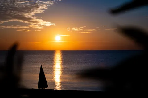 Tropical Sunset 4K Wallpaper · tropical · 3840×2560