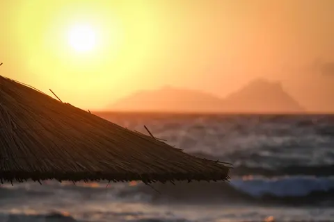Tropical Sunset 4K Wallpaper · tropical · 3840×2560