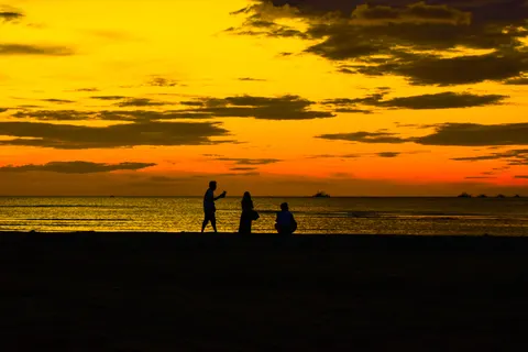 Tropical Sunset 4K Wallpaper · tropical · 3840×2560