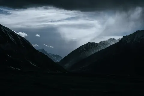Dark Mountains 4K Wallpaper · dark · 3840×2560