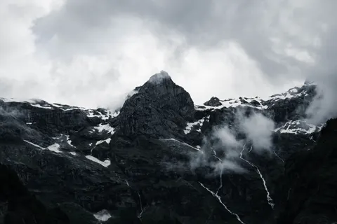 Dark Mountains 4K Wallpaper · dark · 3840×2560