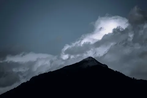 Dark Mountains 4K Wallpaper · dark · 3840×2560