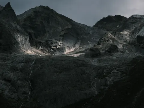 Dark Mountains 4K Wallpaper · dark · 3840×2882