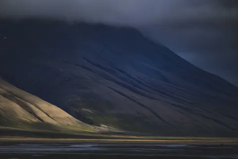 Dark Mountains 4K Wallpaper · dark · 3840×2560
