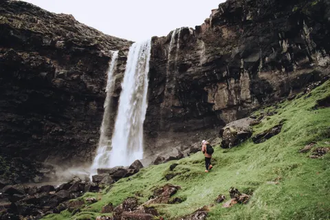Iceland Falls 4K Wallpaper · waterfall · 3840×2560