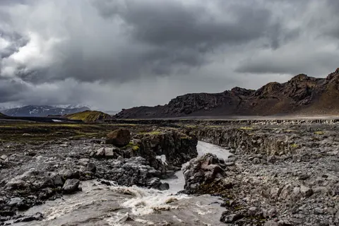 Iceland Falls 4K Wallpaper · waterfall · 3840×2560