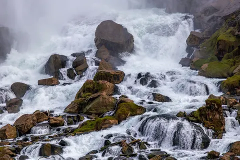 Iceland Falls 4K Wallpaper · waterfall · 3840×2561