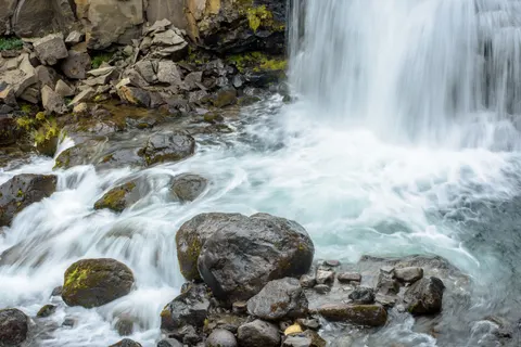 Iceland Falls 4K Wallpaper · waterfall · 3840×2560