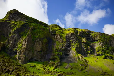 Iceland Falls 4K Wallpaper · waterfall · 3840×2560
