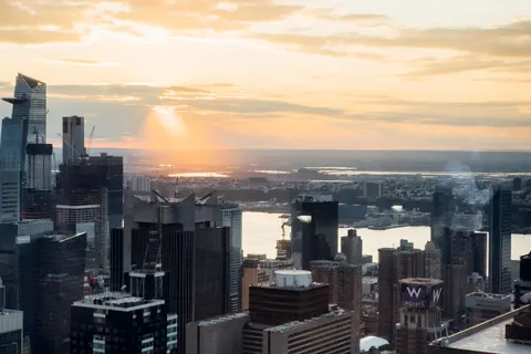 Fondo de pantalla Skyline de Nueva York 4K · city · 3840×2560