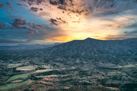 Sunset Mountains 4K Wallpaper · sunset · 3840×2563
