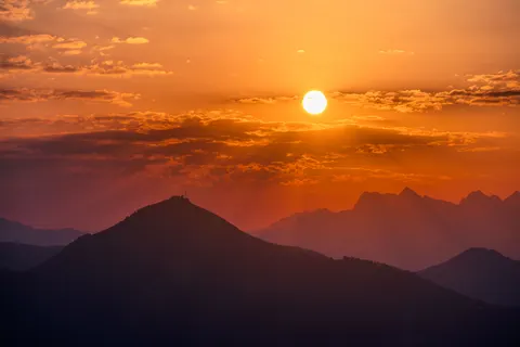 Sunset Mountains 4K Wallpaper · sunset · 3840×2561