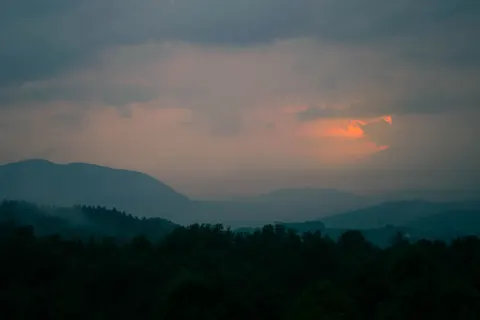 Sunset Mountains 4K Wallpaper · sunset · 3840×2560